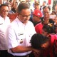 Anies Tinjau Perbaikan Tanggul Jati Padang