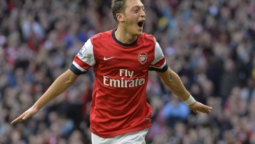 Mesut Ozil Bawa Arsenal Menang Tipis dari Newcastle