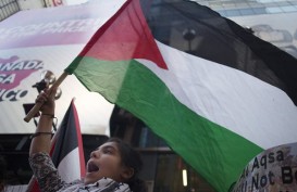 Peserta Demo Bela Palestina Penuhi Masjid Istiqlal