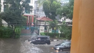 BANJIR DI JAKARTA : Antisipasi Serangan dari Tiga Penjuru