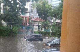 BANJIR DI JAKARTA : Antisipasi Serangan dari Tiga Penjuru