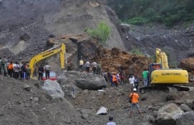 Badan Penanggulangan Bencana Siaga di Lokasi Longsor Merapi