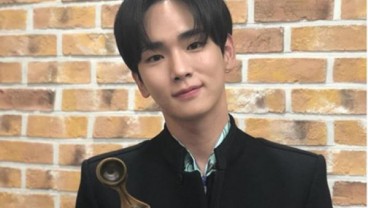 Lewat Surat, Key SHINee Ungkap Kesedihan Atas Meninggalnya Jonghyun