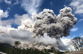 Gunung Sinabung Kembali Meletus Disertai Luncuran Awan Panas Sejauh 4,6 KM