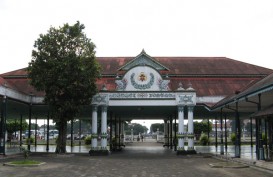 PARKIR MAHAL ALUN-ALUN, 'Kraton Kan Ora Ngurusi Parkir'