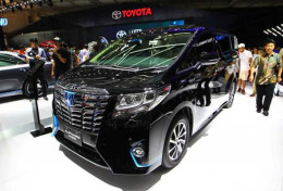 PASAR MOBIL 2017: MPV Mewah Melaju Kencang, Sejumlah Model Melambat