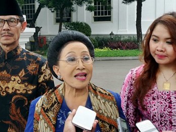 Presiden Jokowi Bacakan Puisi Perempuan Perkasa untuk Mooryati Soedibyo