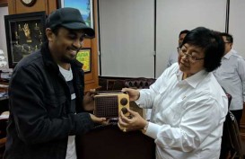 Jaga Hutan, Menteri Siti Nurbaya Kolaborasi dengan Glenn Fredly