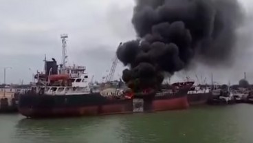 Tanker Minyak Iran Terbakar di Lepas Pantai China