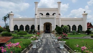 Patung Diorama Istana Siak Dibakar, Bupati: Tindakan Biadab