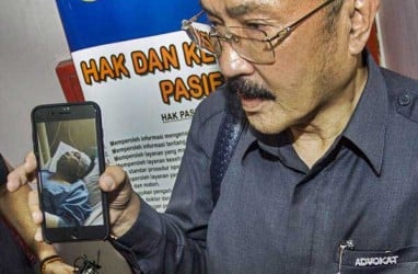 KORUPSI E-KTP: Dicekal, Frederich Yunadi Bilang Dibidik KPK