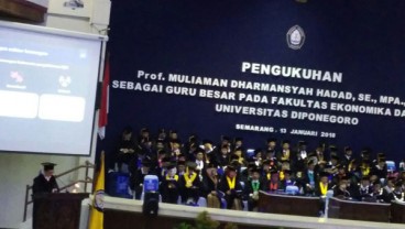 Pengukuhan Profesor Muliaman Hadad: Krisis Keuangan Hanya Soal Kapan, Bukan Soal Jika