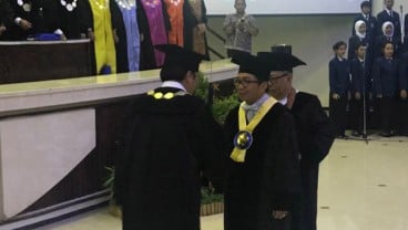 Muliaman Hadad Jadi Guru Besar Undip, Ini Orasi Ilmiahnya