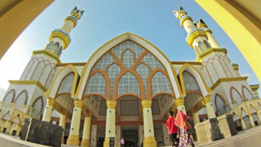 Ingin Wisata Halal? Cek Destinasi dan Penginapan Berikut Ini