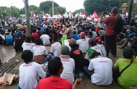 LARANGAN CANTRANG: Ribuan Nelayan Demo di Depan Istana