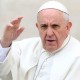 Pertama Kali, Paus Fransiskus Menikahkan Pasangan di Pesawat