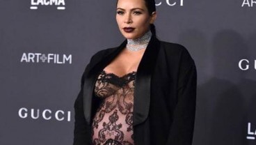 Kanye West-Kim Kardashian Akhirnya Umumkan Nama Anak Ketiganya