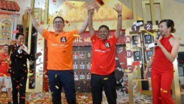 Pengusaha Purwakarta Menangi Hadiah 1 Juta Dolar Singapura di Bandara Changi