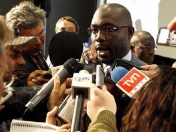 Mantan Bintang AC Milan Ini Resmi Dilantik Jadi Presiden Liberia