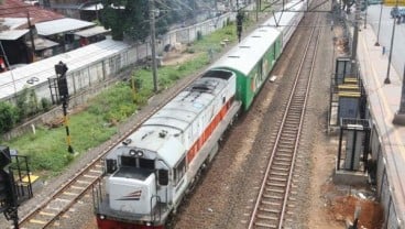 Perjalanan Kereta Api 222 Serayu Terganggu Material Longsoran