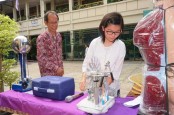 Hino Sumbang Alat Laboratorium SMP Yos Sudarso Purwakarta