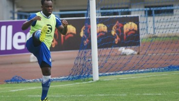 Michael Essien Didepak dari Persib? Ini Penjelasan Asisten Pelatih