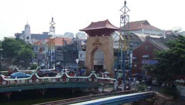 Sandiaga Ingin Sungai di Pasar Baru Seperti Boat Quay di Singapura