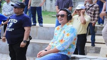 Zumi Zola  Terima Gratifikasi Rp6 Miliar
