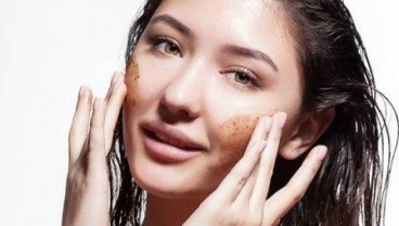 4 Scrub untuk Atasi Kulit Kering Secara Alami