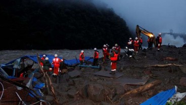 Longsor Cijeruk, Tiga Korban Tewas Ditemukan Dalam Posisi Bertumpuk