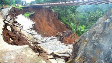 Penanganan Longsor di Puncak Selesai Sepekan