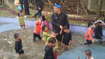 Ridwan Kamil Resmikan 2 Taman, Salah Satunya Terpanjang di Bandung