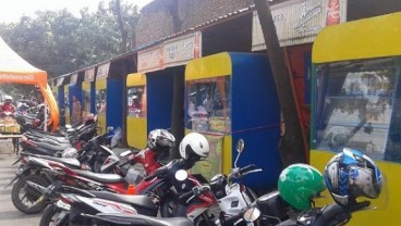 Wisata Kuliner Pelangi Balonggede Terletak di Atas Trotoar