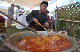 300 Peserta Ramaikan Festival Rendang di Padang   