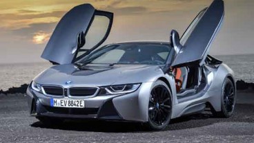 CHICAGO AUTO SHOW 2018: Model Terbaru BMW i8 Memulai Debut