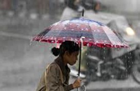  CUACA JAKARTA 12 FEBRUARI: Pagi dan Siang Hujan di Jakarta Barat