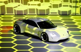 Porsche Akan Pacu Produksi Mobil Listrik, Kurangi SUV Macan