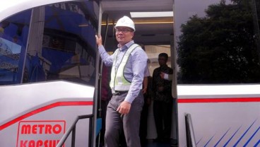 LRT METRO KAPSUL: Ridwan Kamil Ungkap Sulitnya Urus Perizinan