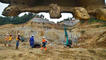 Produksi Alat Berat Naik Signifikan Sepanjang 2017