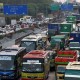 Kendaraan Sumbu Tiga Dilarang Gunakan Tol Jakarta-Cikampek Saat Libur Panjang. Pengusaha Kelabakan