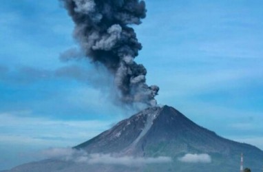 Gunung Sinabung Meletus