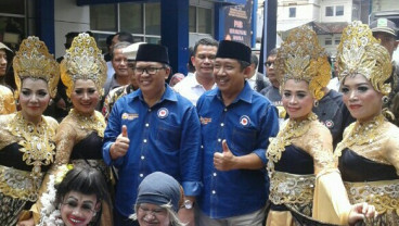 PILWALKOT BANDUNG 2018: Oded Blusukan ke Pasar Cibogo