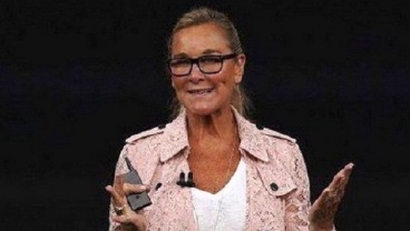 Angela Ahrendts, Dari Burberry Hingga 'Dipinang' Tim Cook