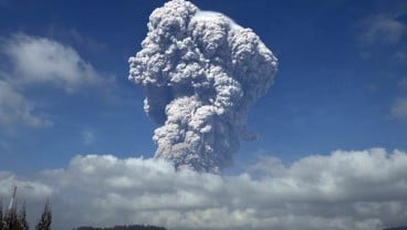 Status VONA Merah Pasca Letusan, Pesawat Dilarang Melintas Sekitar Sinabung