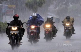 CUACA JAKARTA 20 FEBRUARI: Hujan dan Angin Kencang di Jakarta Pusat  