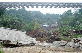 Longsor, 11 Petani Diduga Tertimbun di Brebes