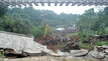 Longsor, 11 Petani Diduga Tertimbun di Brebes