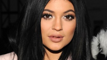 Kicauan Kylie Jenner Ini Bikin Snapchat Rugi   