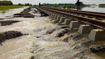 Semua Jalur KA Terimbas Sungai Cisanggarung Bisa Dilewati Kembali