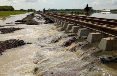 Semua Jalur KA Terimbas Sungai Cisanggarung Bisa Dilewati Kembali